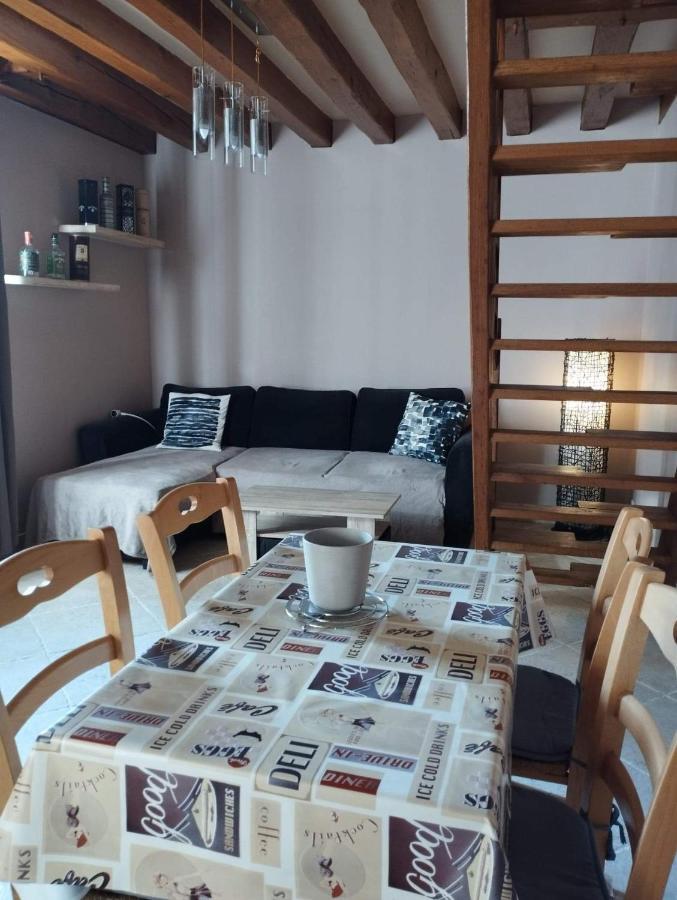 Charmante Petite Maison De Bourg Apartment Autry-le-Chatel Luaran gambar